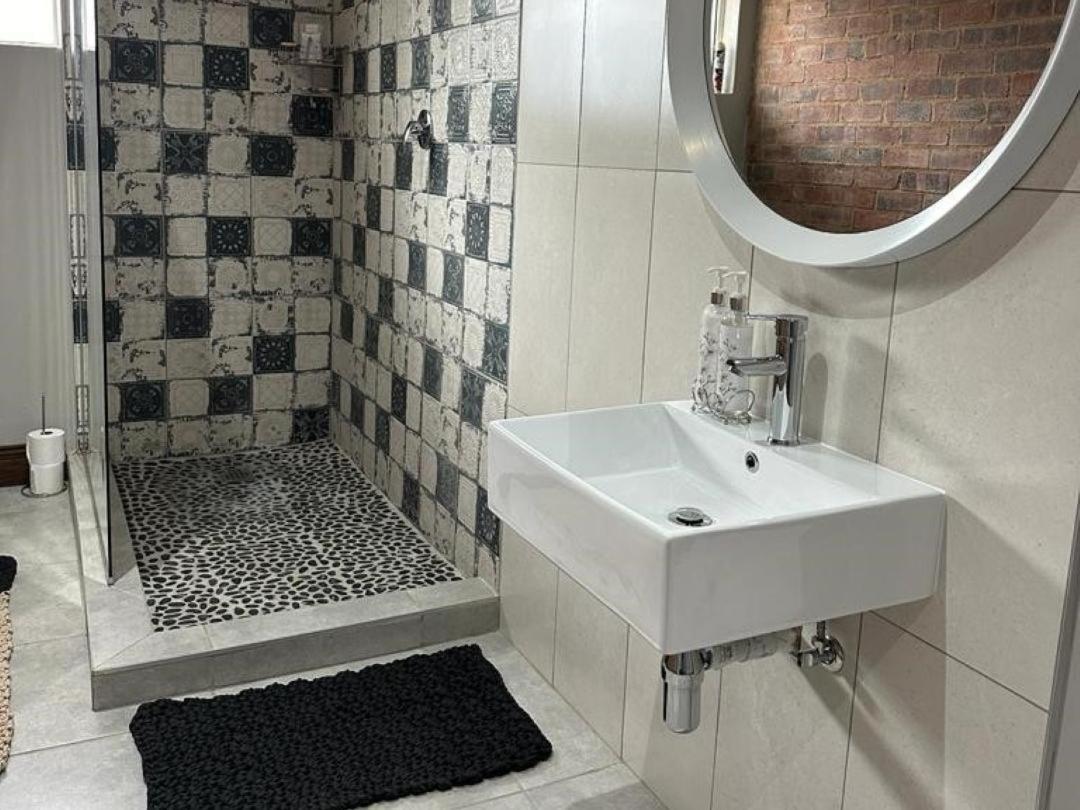 Staysure Guesthouse Албертън Стая снимка